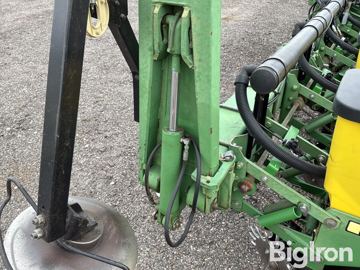 john-deere-7300-image-19