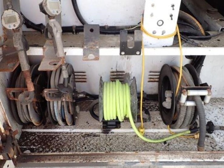 2011-dodge-5500-hd-s/a-service-truck-3d6wu7el3bg61-image-32