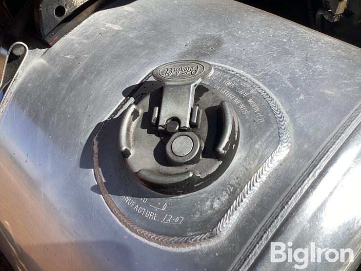 2008-peterbilt-389-image-13