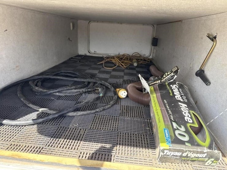 2005-thor-fury-toy-hauler-image-20