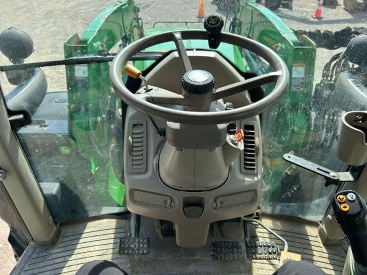 2020-john-deere-6130m-image-11