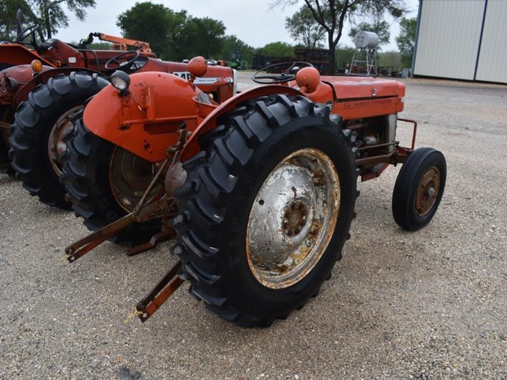 massey-ferguson-135-image-7