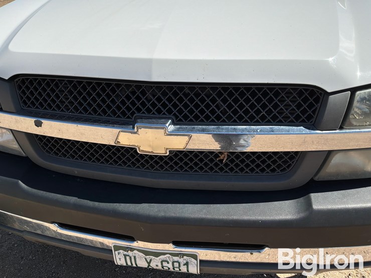 2004-chevrolet-silverado-3500-image-17