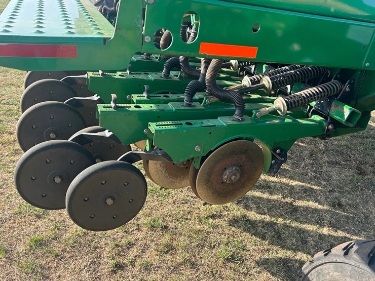 great-plains-3s3000hd-image-3