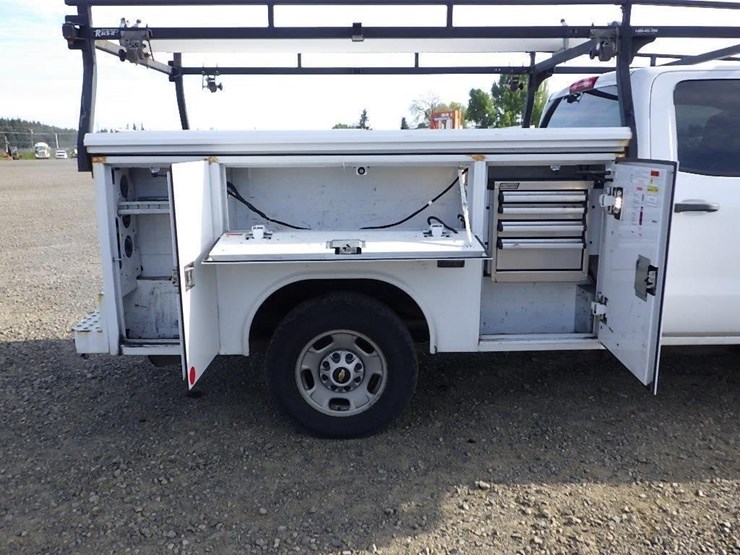 2017-chevrolet-2500hd-image-11