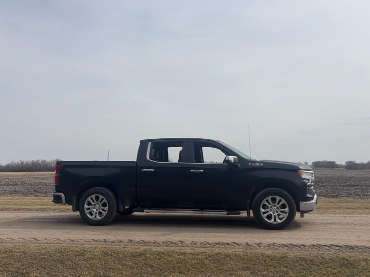 2024-chevrolet-silverado-1500-ltz-image-4