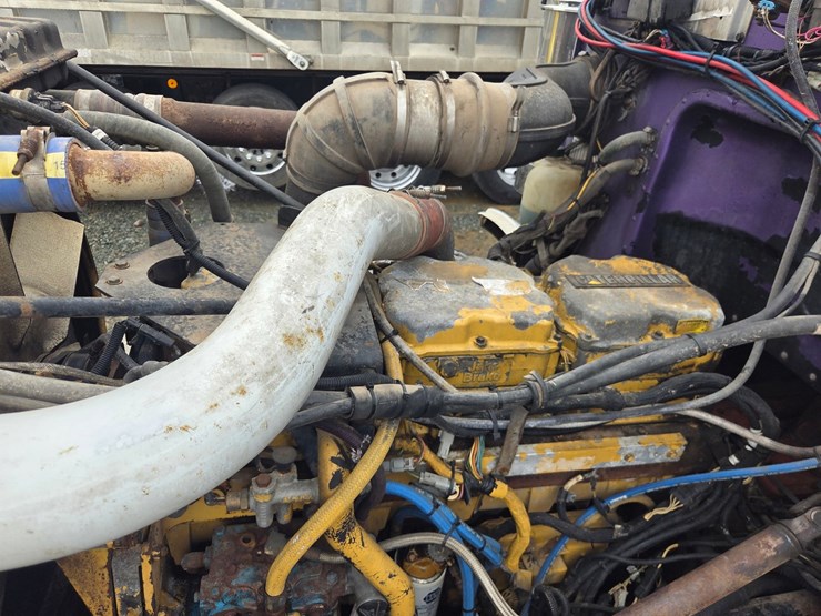 1995-peterbilt-357-image-69