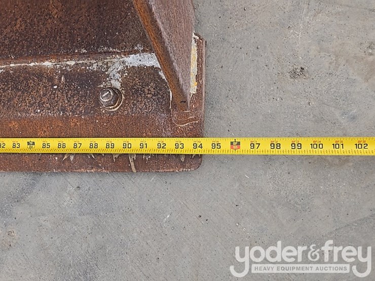 2021-deere-410l-image-24