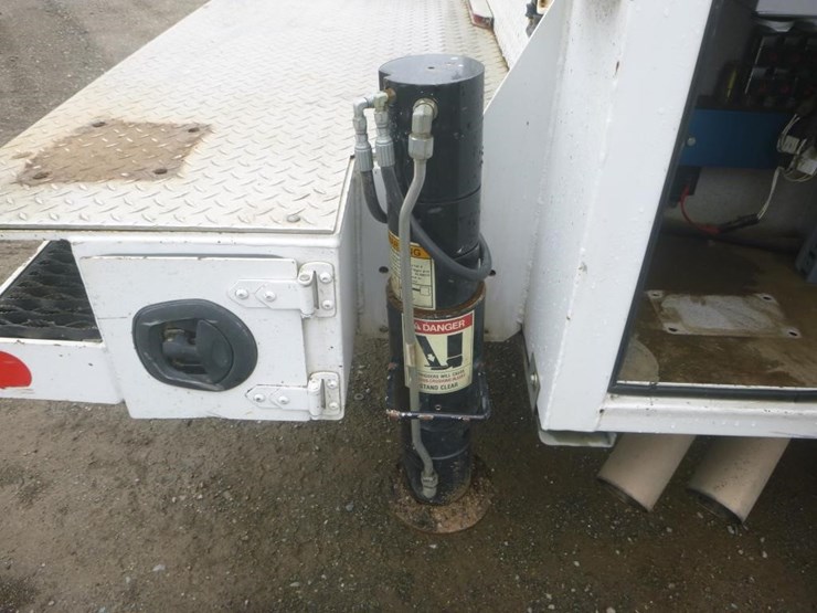 2008-ford-f550-image-16