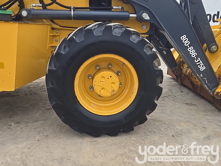 2021-deere-410l-image-17