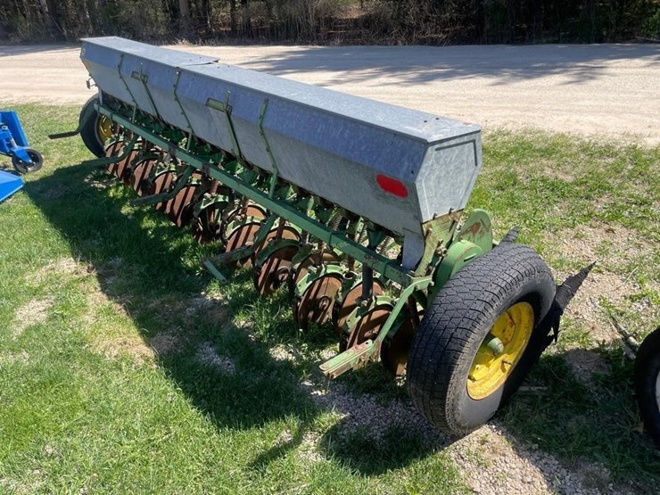 john-deere-12-image-4