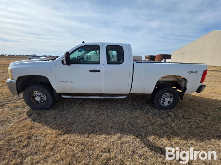 2007-chevrolet-silverado-2500-image-8