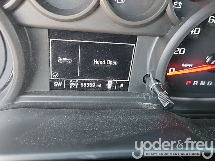 2022-chevrolet-2500hd-image-33