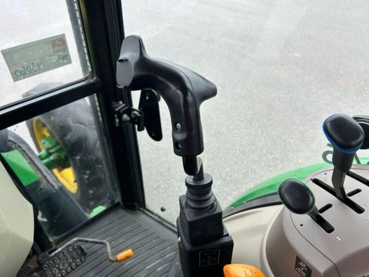 2016-john-deere-5085e-image-16