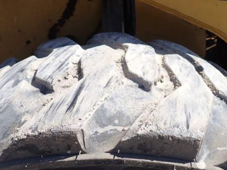 2009-caterpillar-232b-image-46