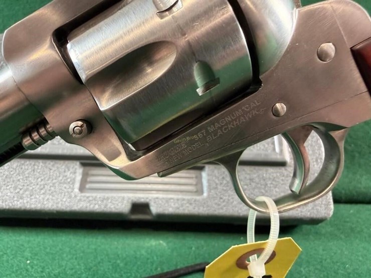 ruger-new-model-blackhawk-357-mag-revolver-image-10