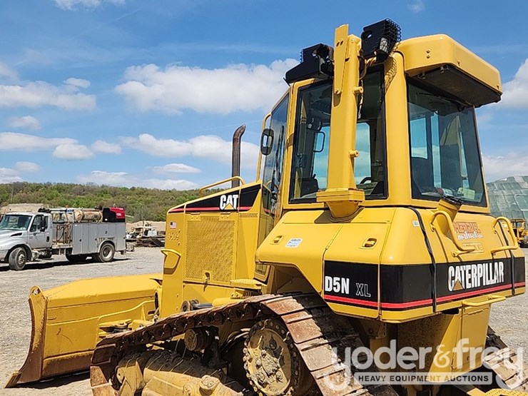 2006-caterpillar-d5n-xl-image-19