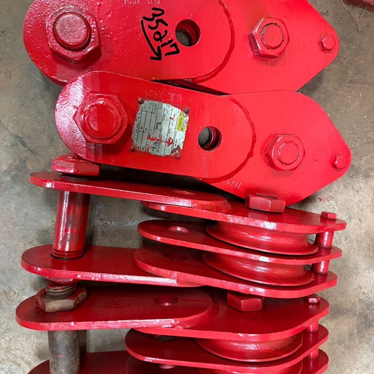 (2) JOHNSON BLOCK 6.5 TON DBL 5/8-SHEAVE BLOCKS & (2) JOHNSON 8.3 TON SGL SHEAVE BLOCKS