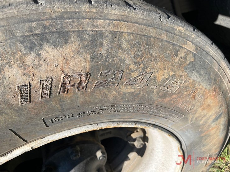 1984-mack-rd686s-image-9