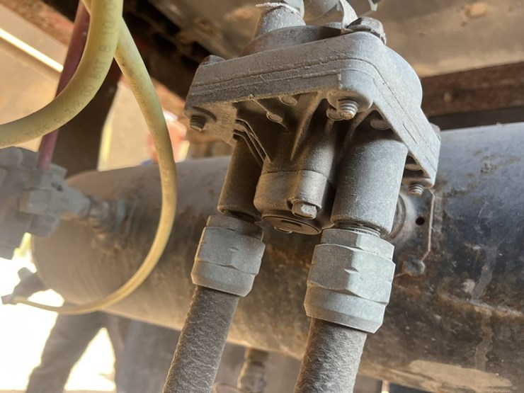 #1704-•-2006-abs-rc5-live-bottom-trailer-image-45