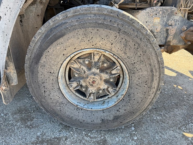 1995-mack-cl713-image-90