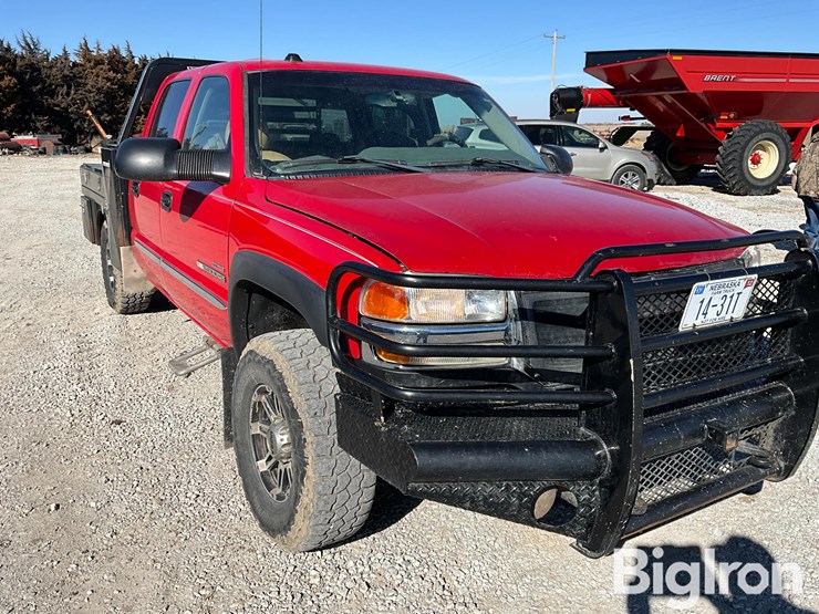 2005-gmc-sierra-2500-image-3