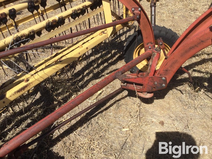 new-holland-260-image-16