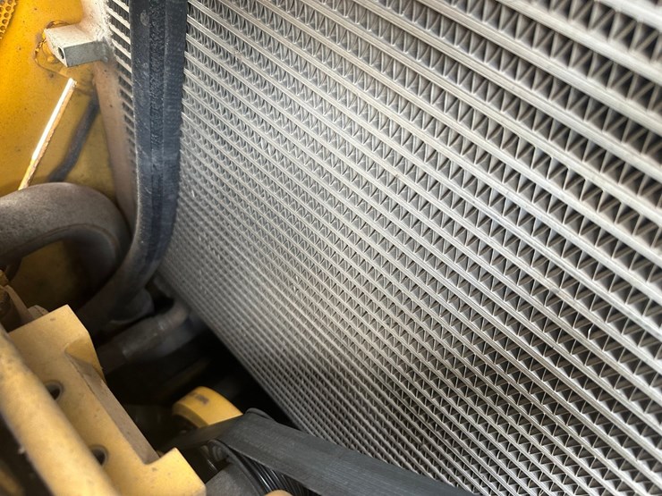 2006-deere-750j-lgp-image-60