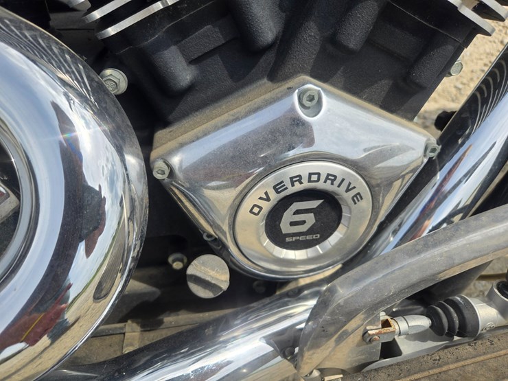 #23348-•-2006-victory-kingpin-motorcycle-image-26