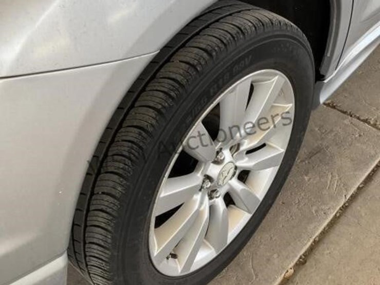 2011-mitsubishi-outlander-image-8