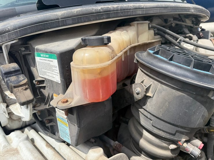 #1174-•-2015-freightliner-cab-and-chassis-image-25