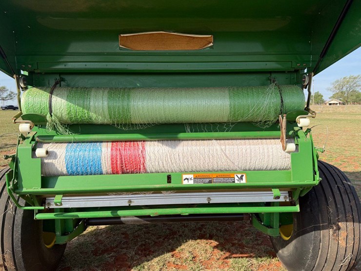 john-deere-568-image-10