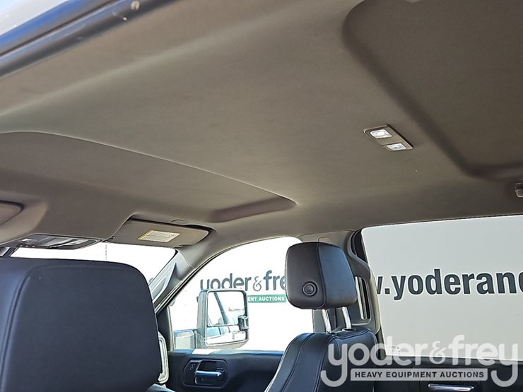 2022-chevrolet-2500hd-image-23