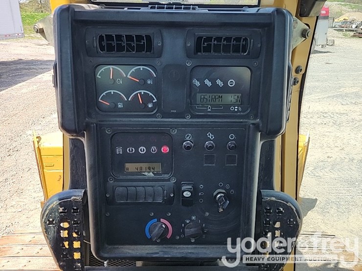 2006-caterpillar-d5n-xl-image-36
