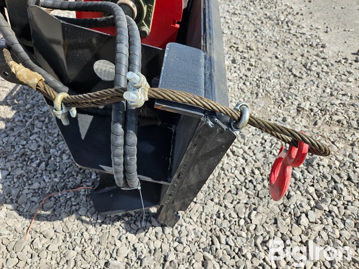 2025-massey-ferguson-730-image-14