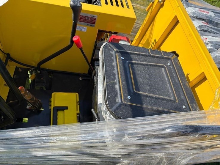 new-cd25-crawler-dump-cart-image-6