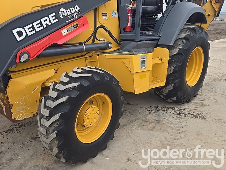 2021-deere-410l-image-10