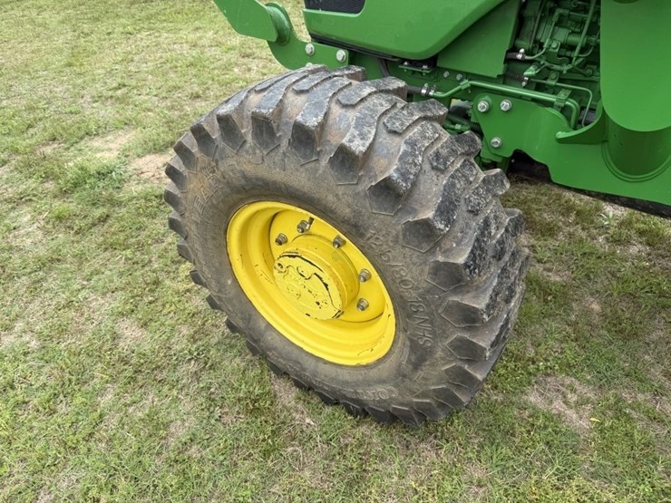 2020-john-deere-5075e-image-9
