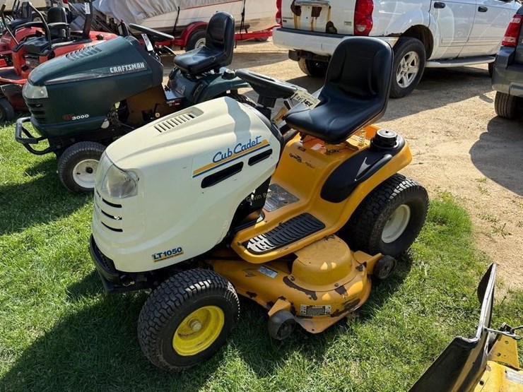 cub-cadet-lt1050-image-1