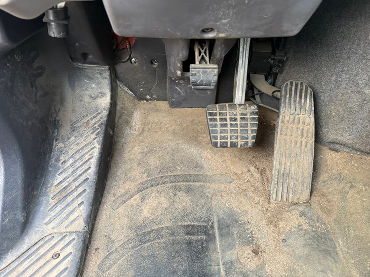 #1174-•-2015-freightliner-cab-and-chassis-image-56