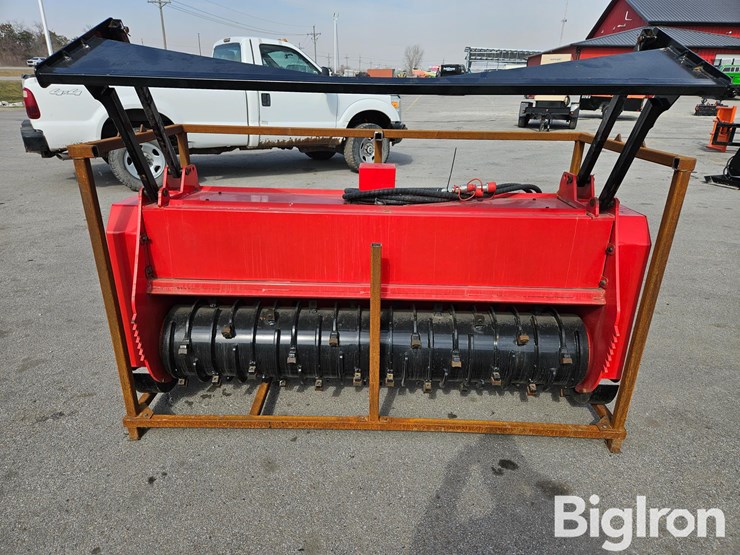 2025-massey-ferguson-730-image-2