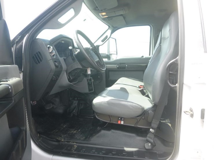 2016-ford-f650-xlt-image-14