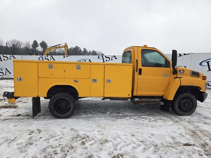 2005-massey-ferguson-8-image-6