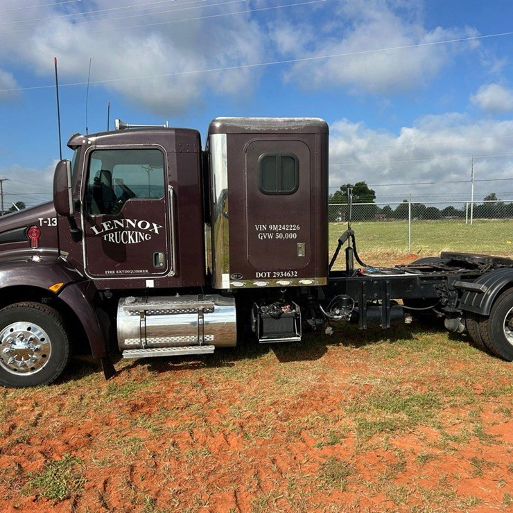 2009 KENWORTH T300