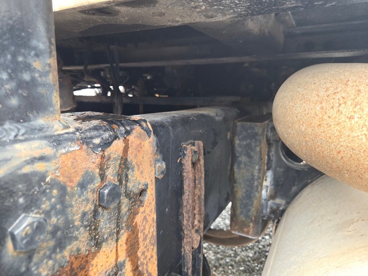 1995-peterbilt-357-image-22