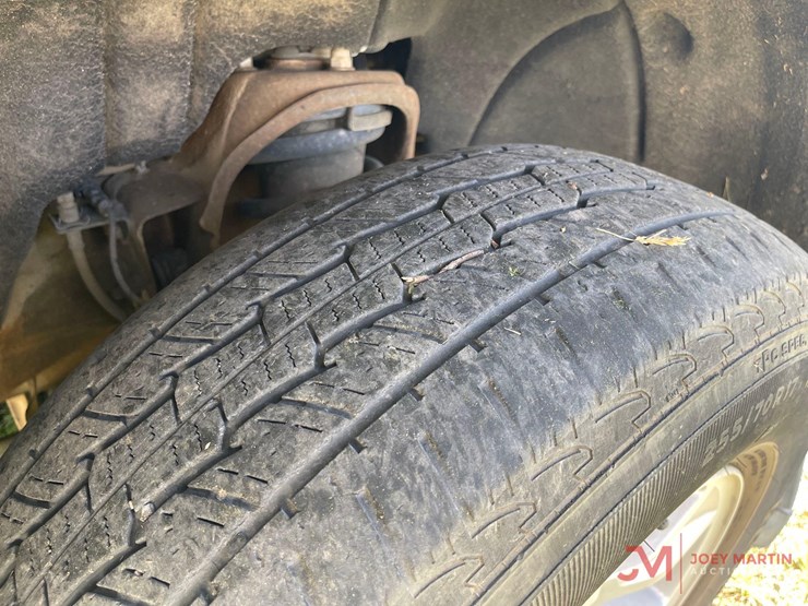 2018-chevrolet-silverado-1500-lt-image-12