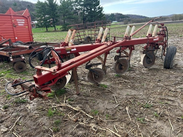 international-720-image-7