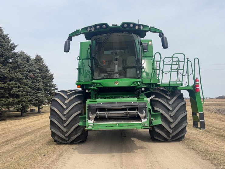 2023-john-deere-s780-image-2
