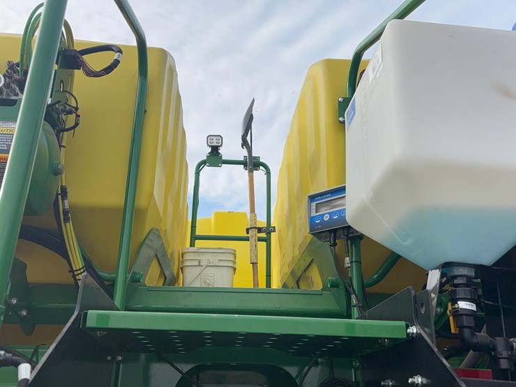 2024-john-deere-db66-image-12