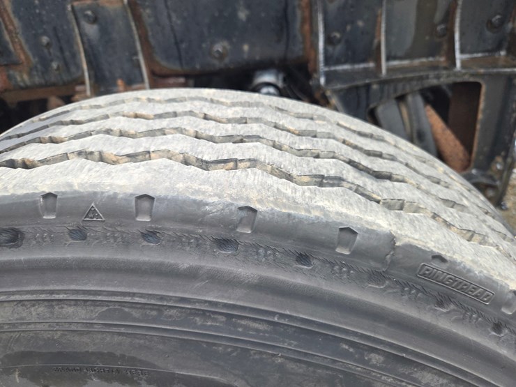 1995-peterbilt-357-image-93